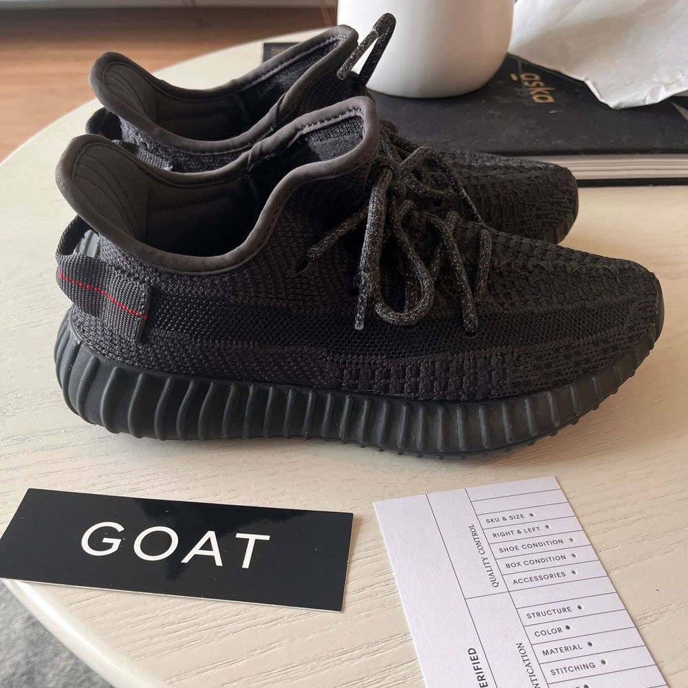 Yeezy Boost 350 V2 ‘Black Non Reflective’ size 6Y